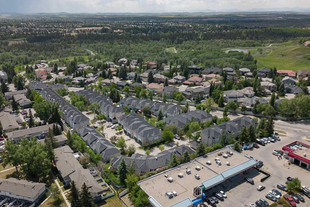 58 Candle Terrace SW Calgary AB T2W 6G7