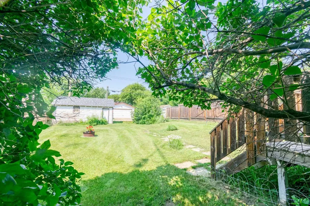 4706 48 Street Stettler AB T0C 2L0
