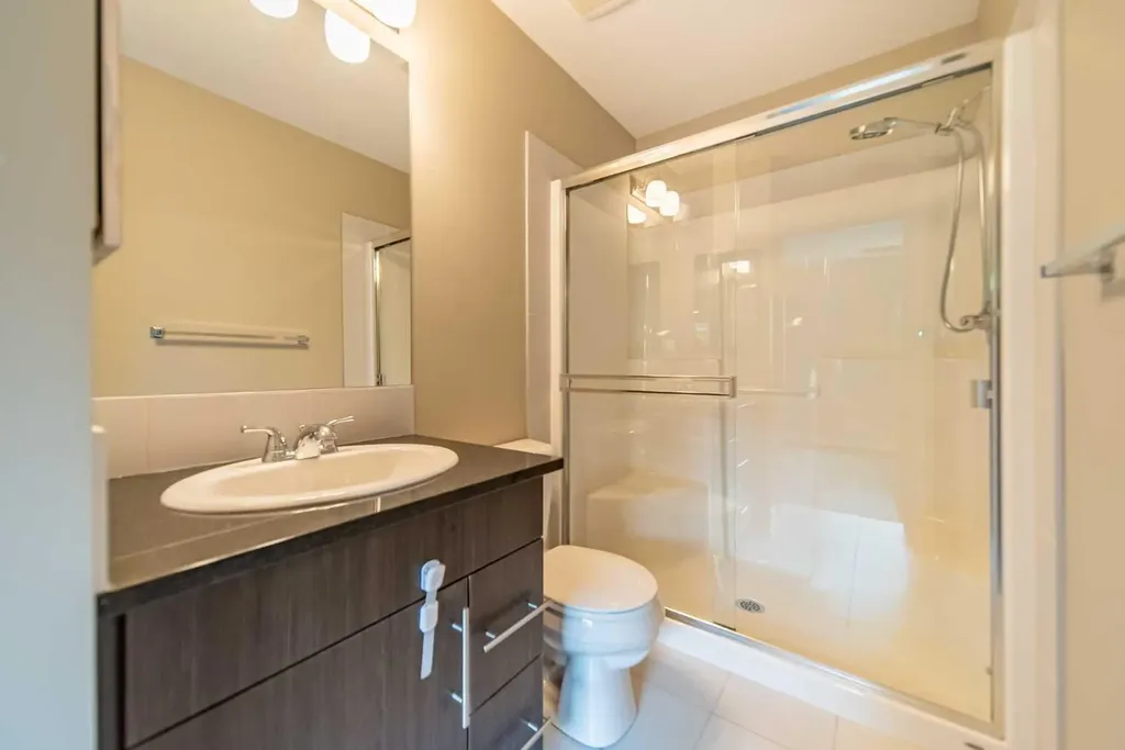 941 Mckenzie Towne Manor SE Calgary AB T2Z 1E1