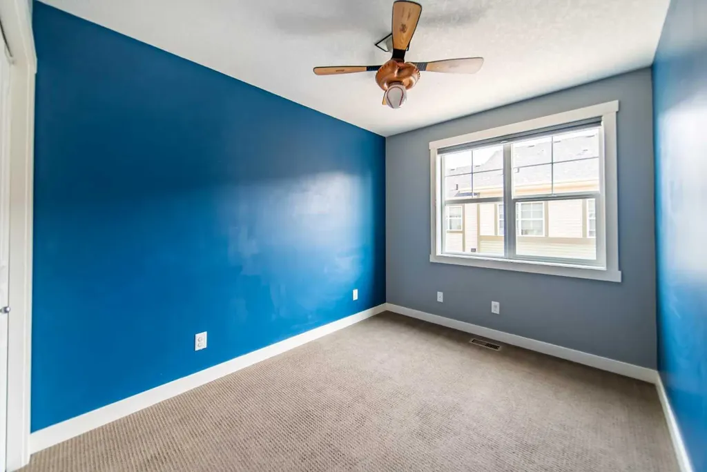 941 Mckenzie Towne Manor SE Calgary AB T2Z 1E1