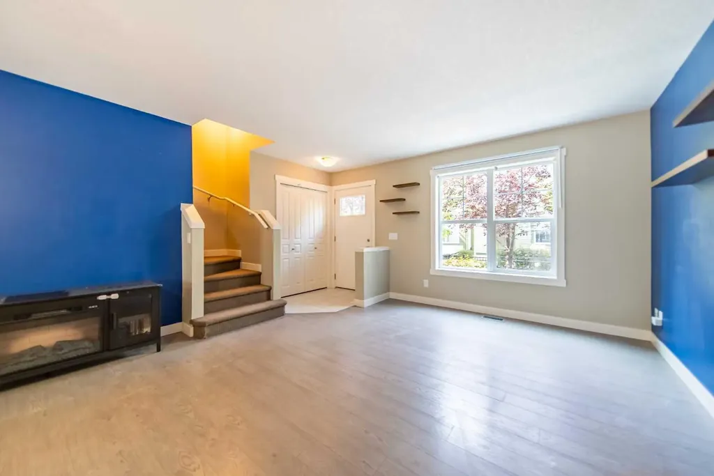 941 Mckenzie Towne Manor SE Calgary AB T2Z 1E1