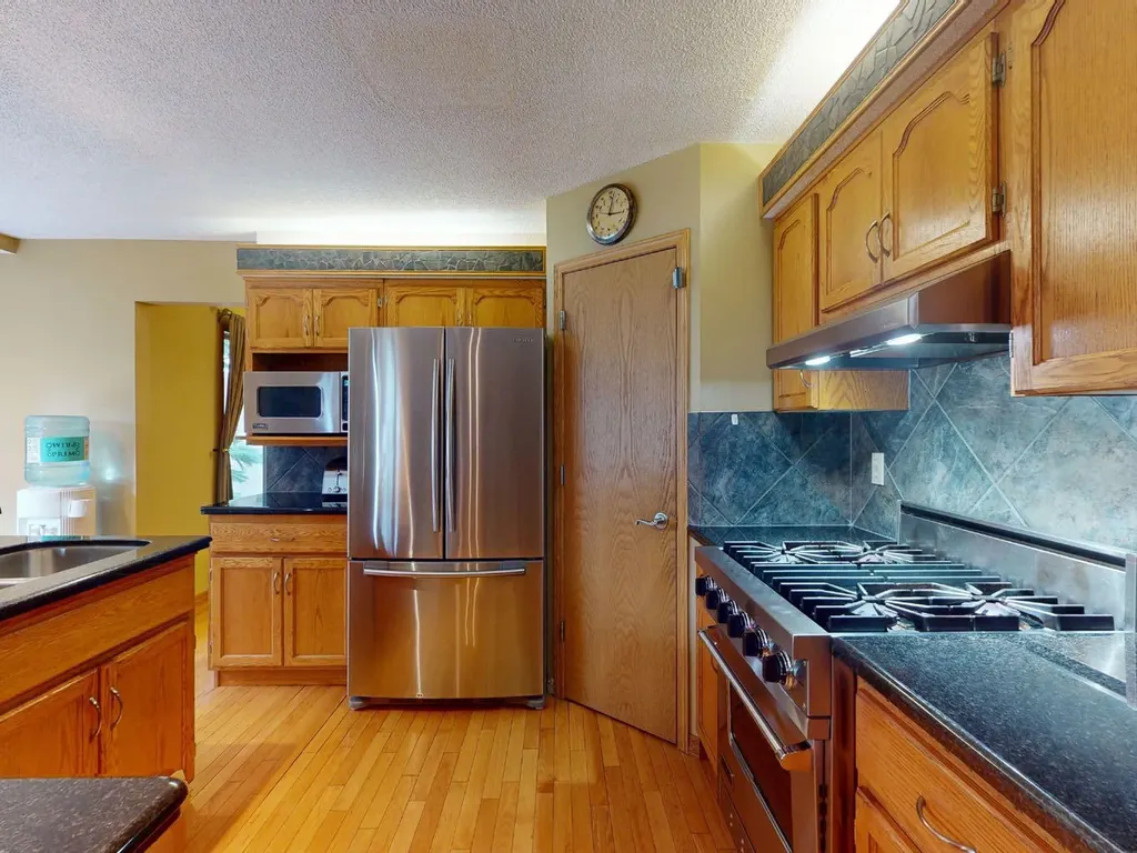 55 Hampshire Grove NW Calgary AB T3A4Y7