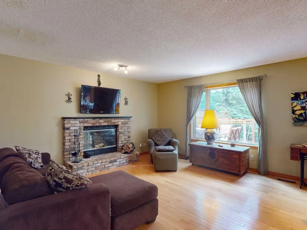 55 Hampshire Grove NW Calgary AB T3A4Y7