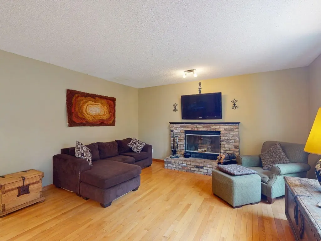 55 Hampshire Grove NW Calgary AB T3A4Y7