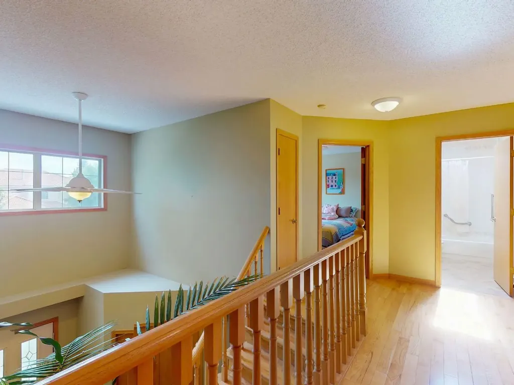 55 Hampshire Grove NW Calgary AB T3A4Y7