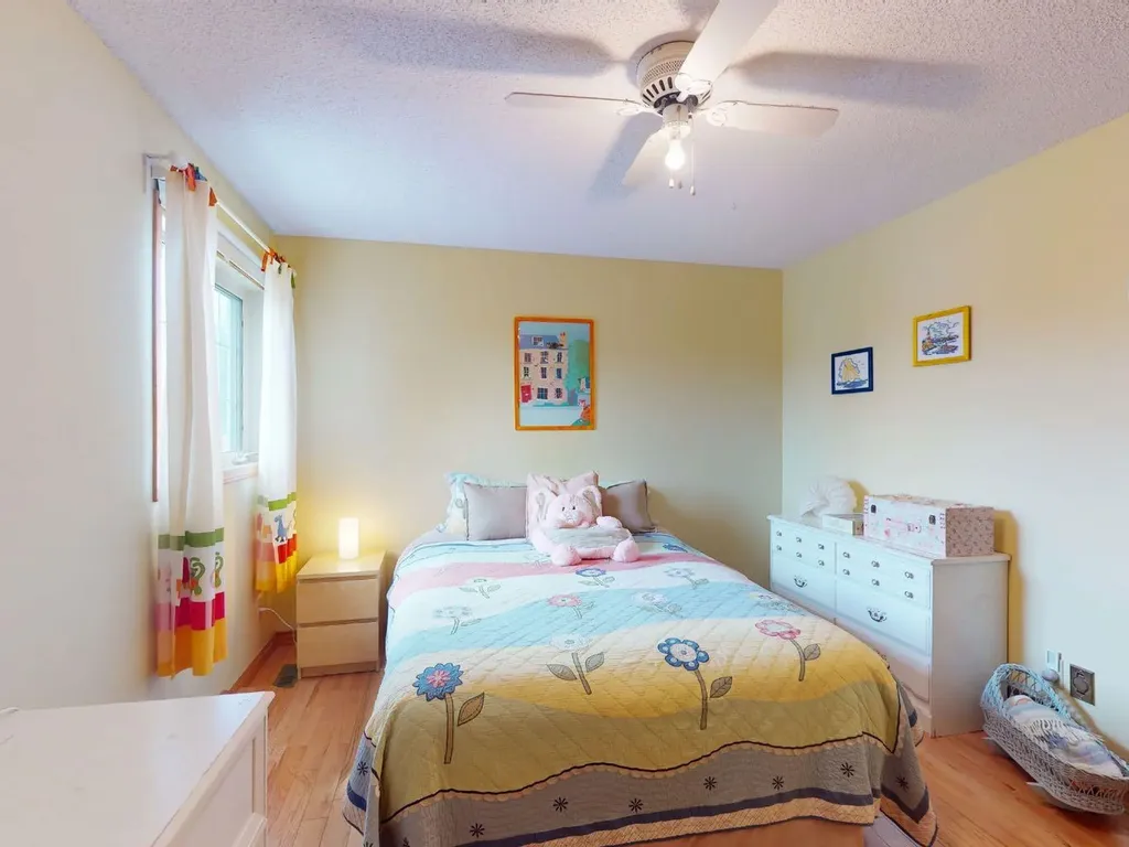 55 Hampshire Grove NW Calgary AB T3A4Y7