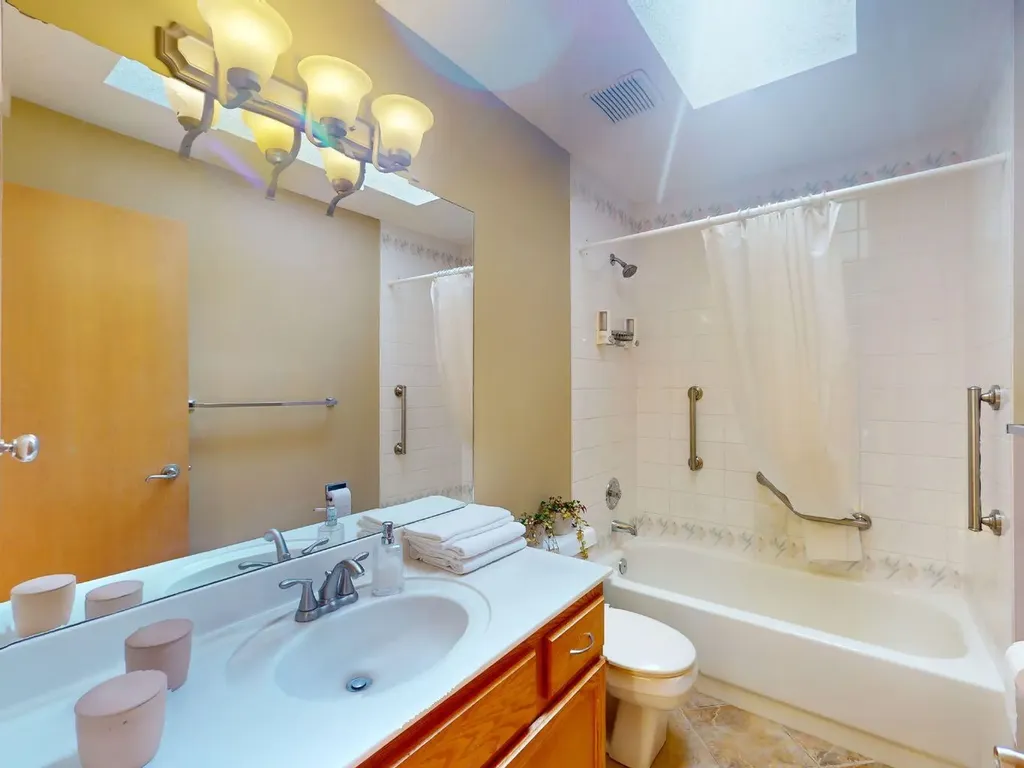 55 Hampshire Grove NW Calgary AB T3A4Y7