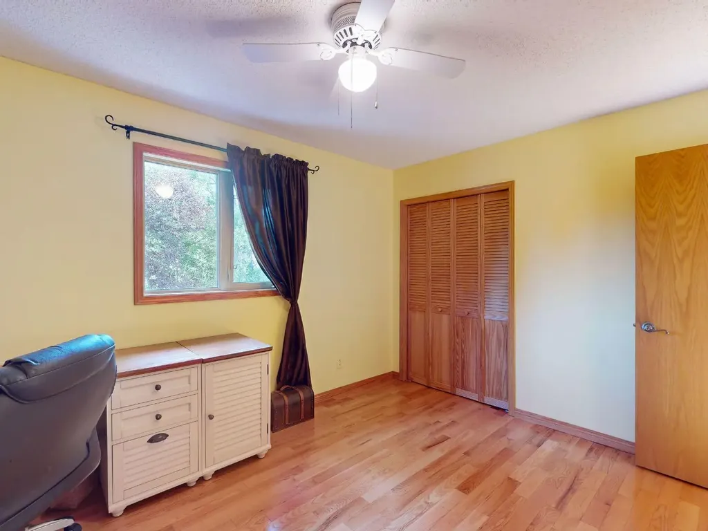 55 Hampshire Grove NW Calgary AB T3A4Y7