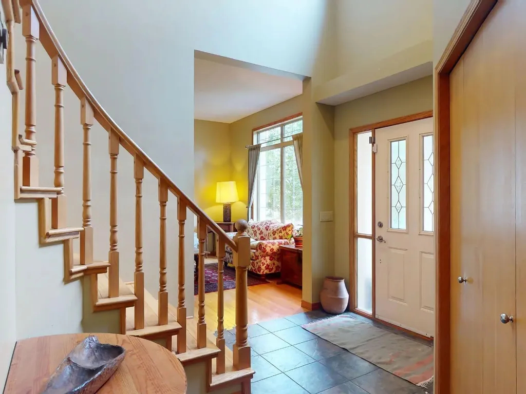 55 Hampshire Grove NW Calgary AB T3A4Y7