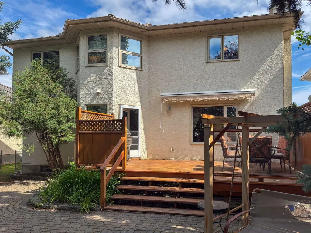 55 Hampshire Grove NW Calgary AB T3A4Y7