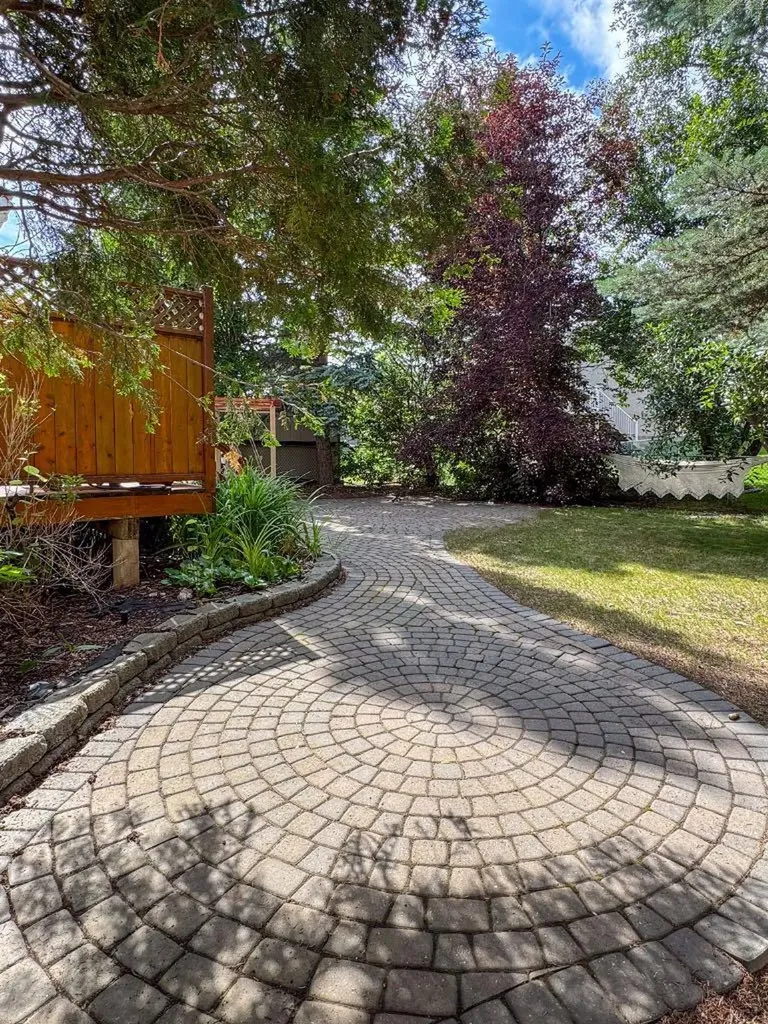 55 Hampshire Grove NW Calgary AB T3A4Y7