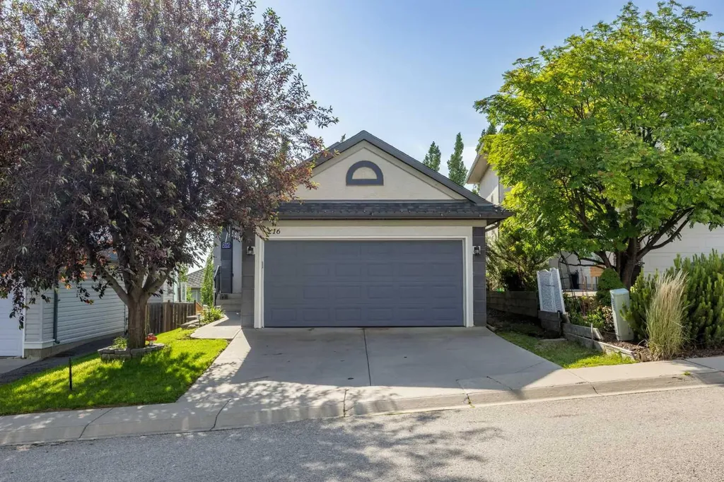 216 Tuscany Ridge View NW Calgary AB T3L2J2