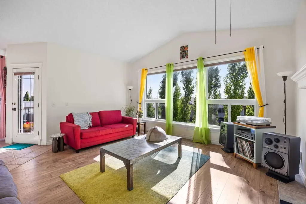 216 Tuscany Ridge View NW Calgary AB T3L2J2