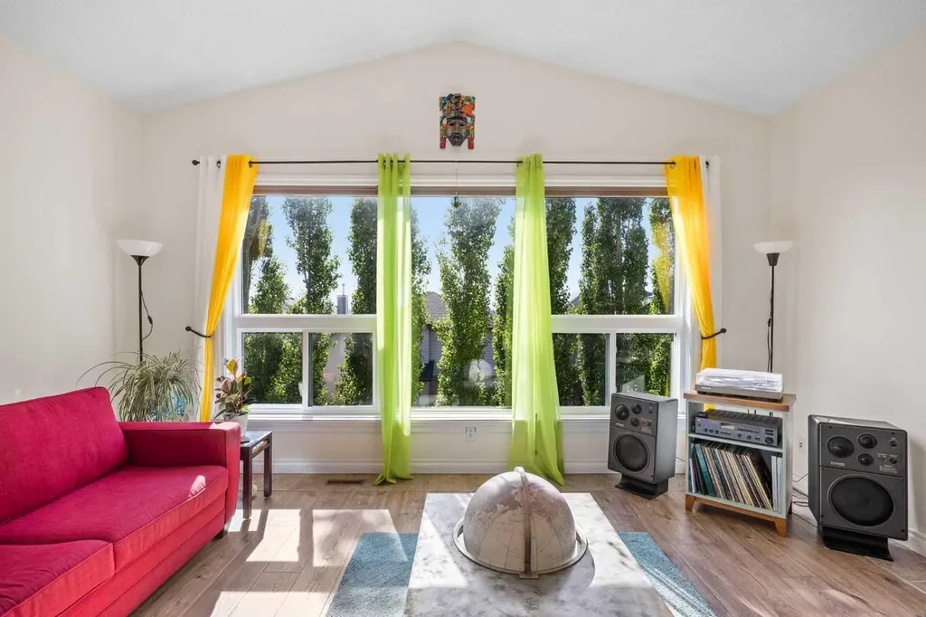 216 Tuscany Ridge View NW Calgary AB T3L2J2
