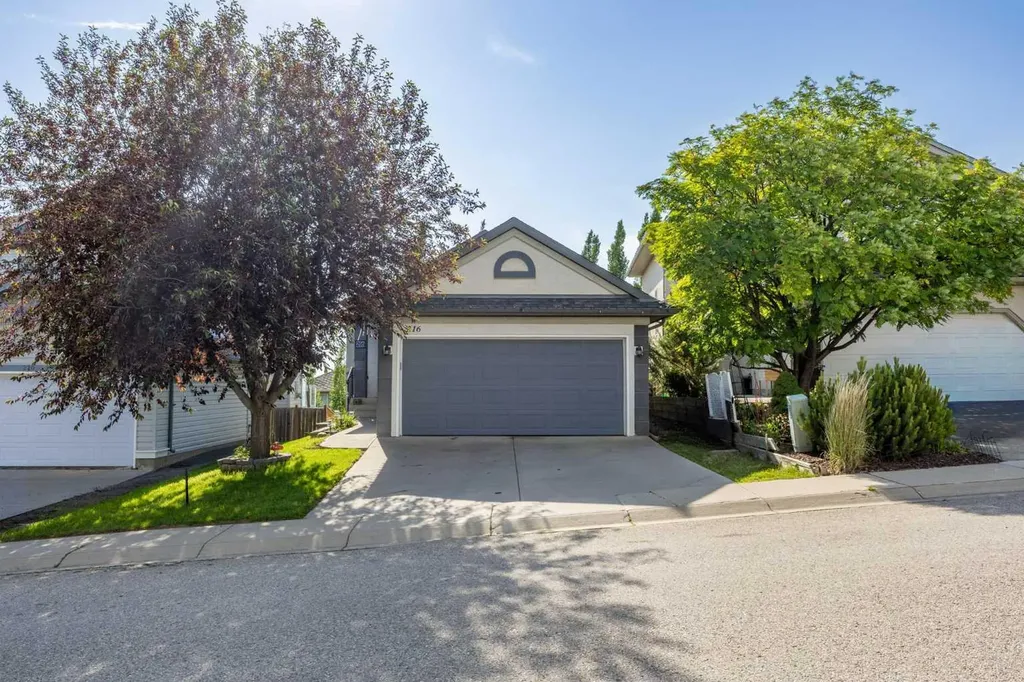 216 Tuscany Ridge View NW Calgary AB T3L2J2