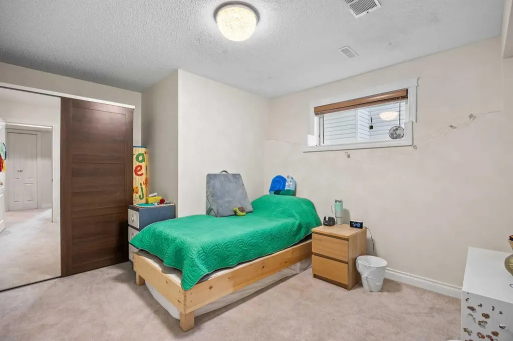 216 Tuscany Ridge View NW Calgary AB T3L2J2