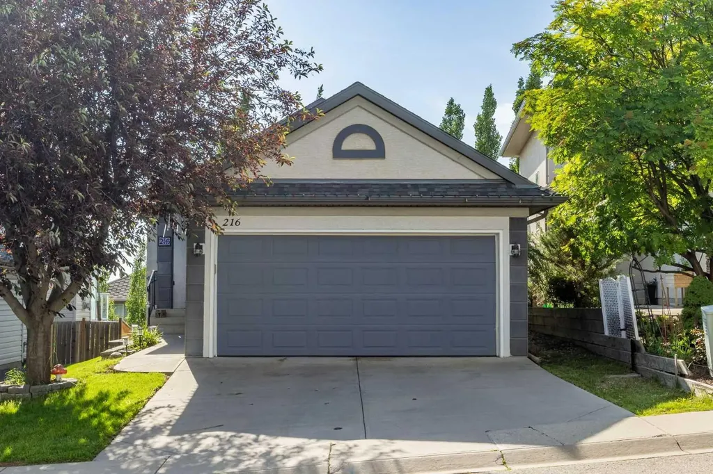 216 Tuscany Ridge View NW Calgary AB T3L2J2