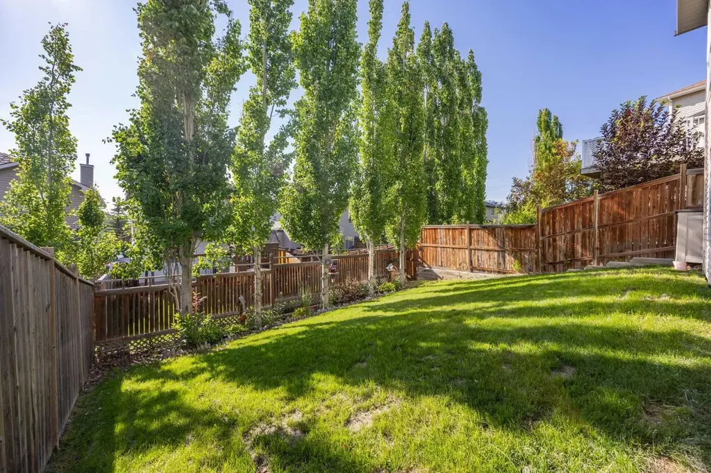 216 Tuscany Ridge View NW Calgary AB T3L2J2