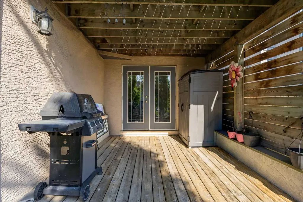 216 Tuscany Ridge View NW Calgary AB T3L2J2