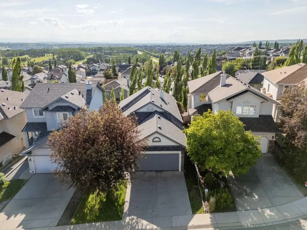 216 Tuscany Ridge View NW Calgary AB T3L2J2