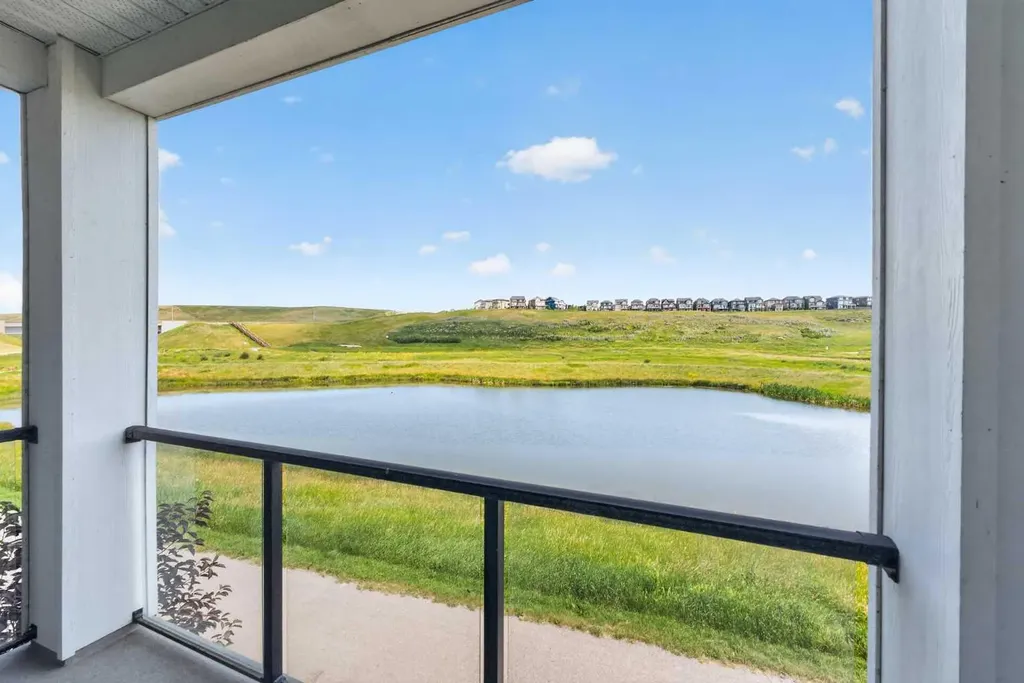15 Sage Meadows Landing NW Calgary AB T3P 1E5