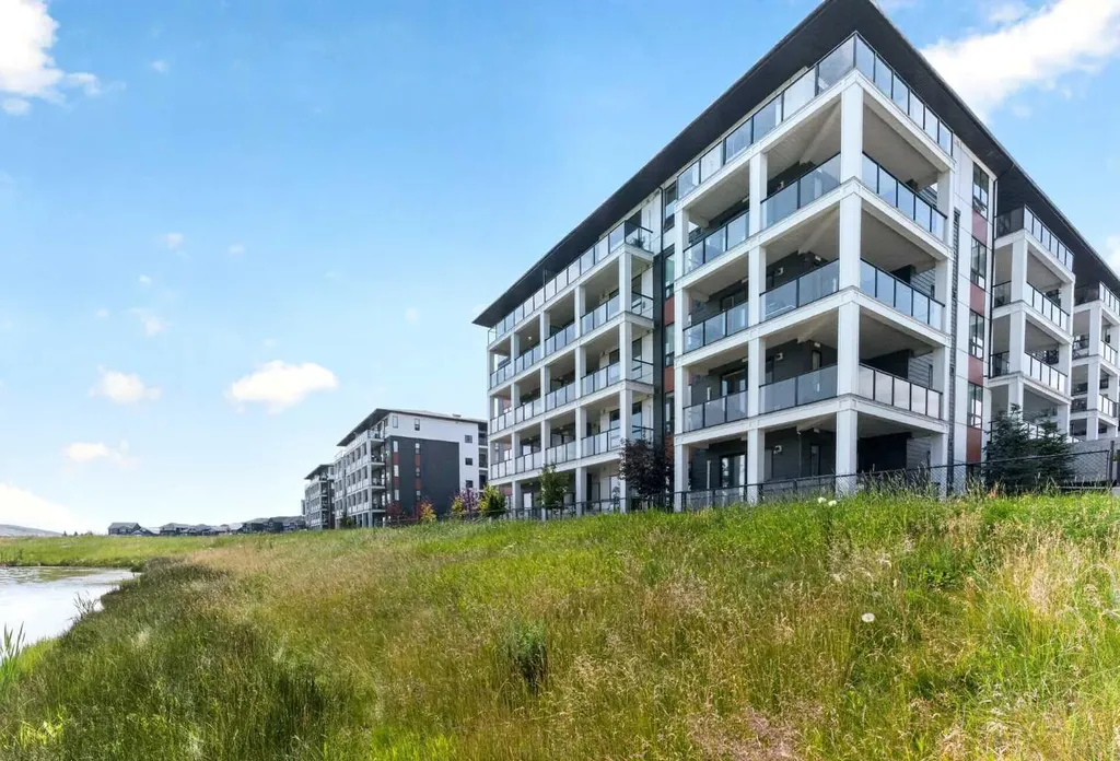 15 Sage Meadows Landing NW Calgary AB T3P 1E5