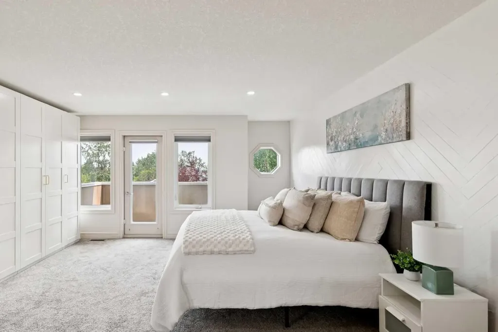 3611 Parkhill Street SW Calgary AB T2T 1T7