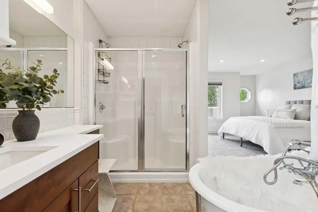 3611 Parkhill Street SW Calgary AB T2T 1T7