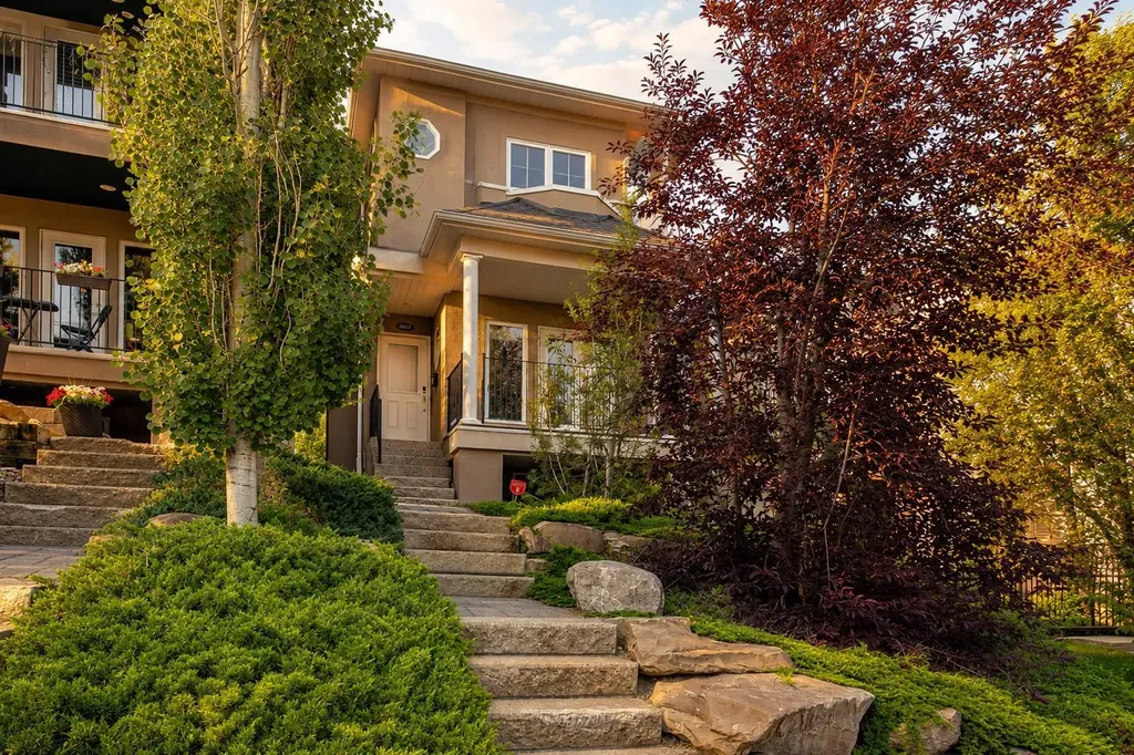 3611 Parkhill Street SW Calgary AB T2T 1T7
