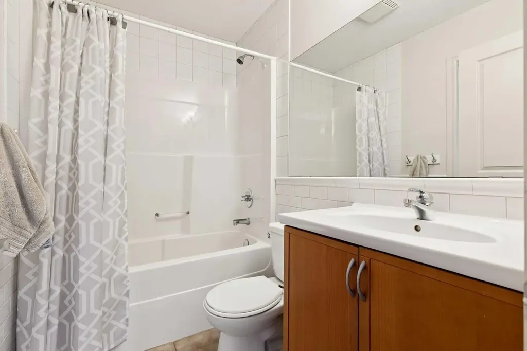 3611 Parkhill Street SW Calgary AB T2T 1T7