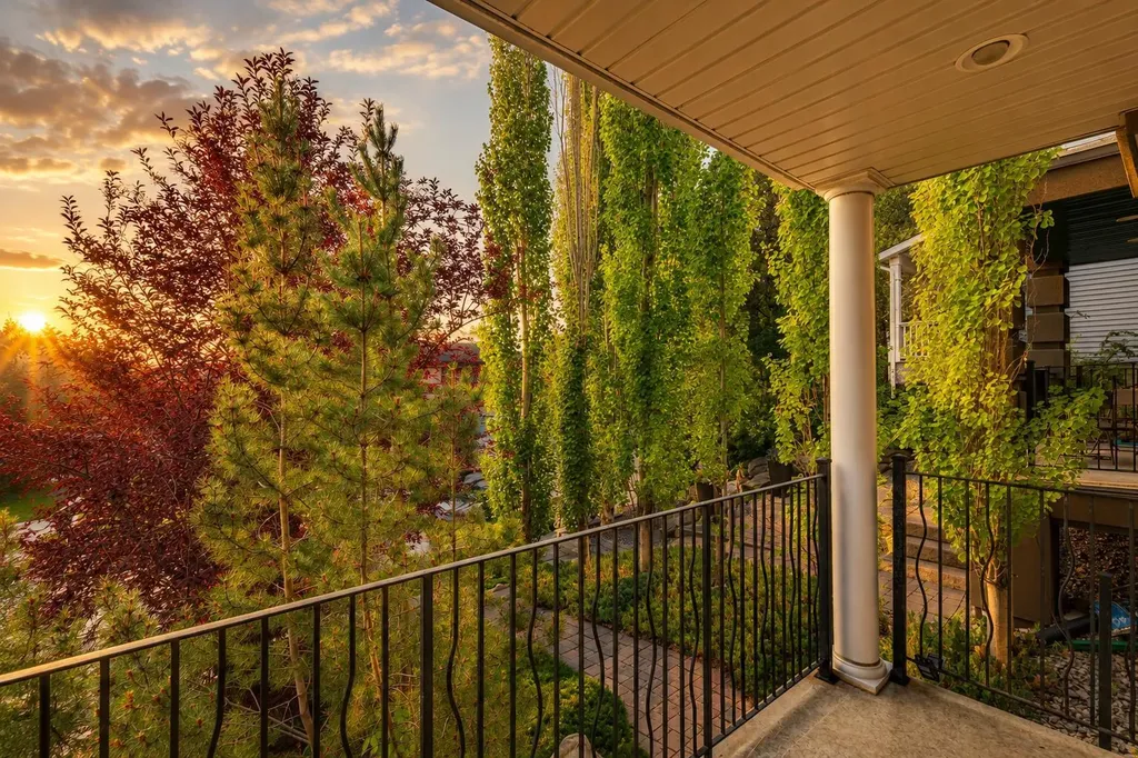 3611 Parkhill Street SW Calgary AB T2T 1T7