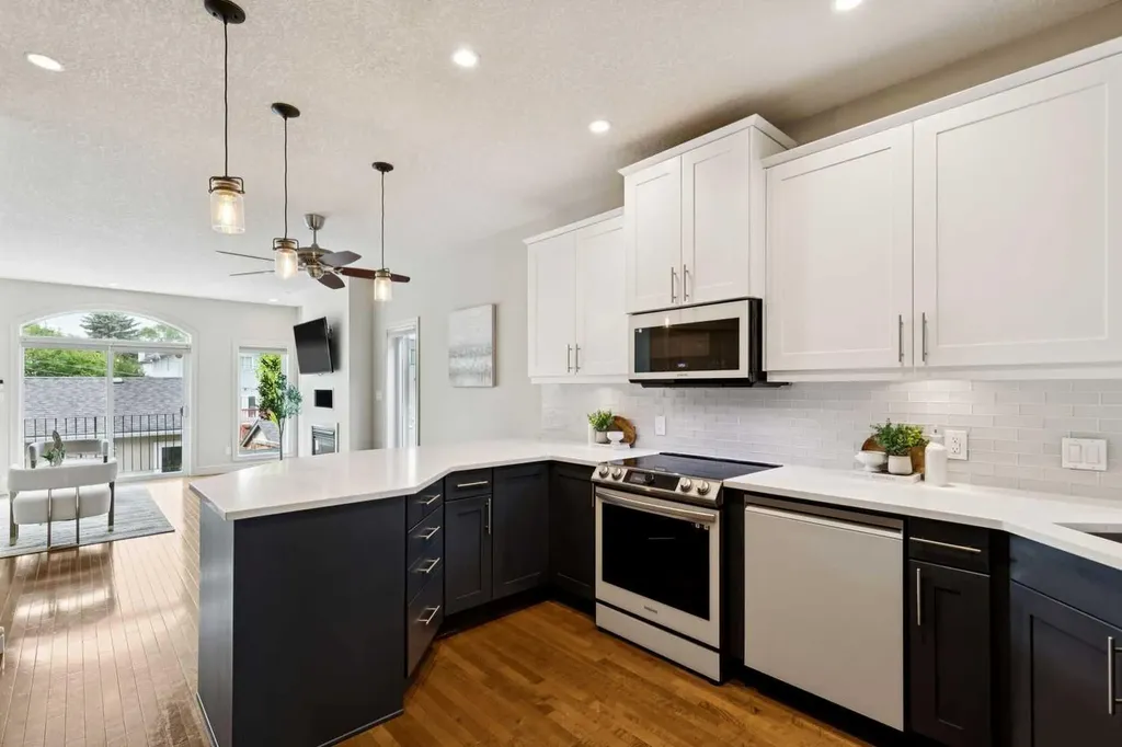 3611 Parkhill Street SW Calgary AB T2T 1T7