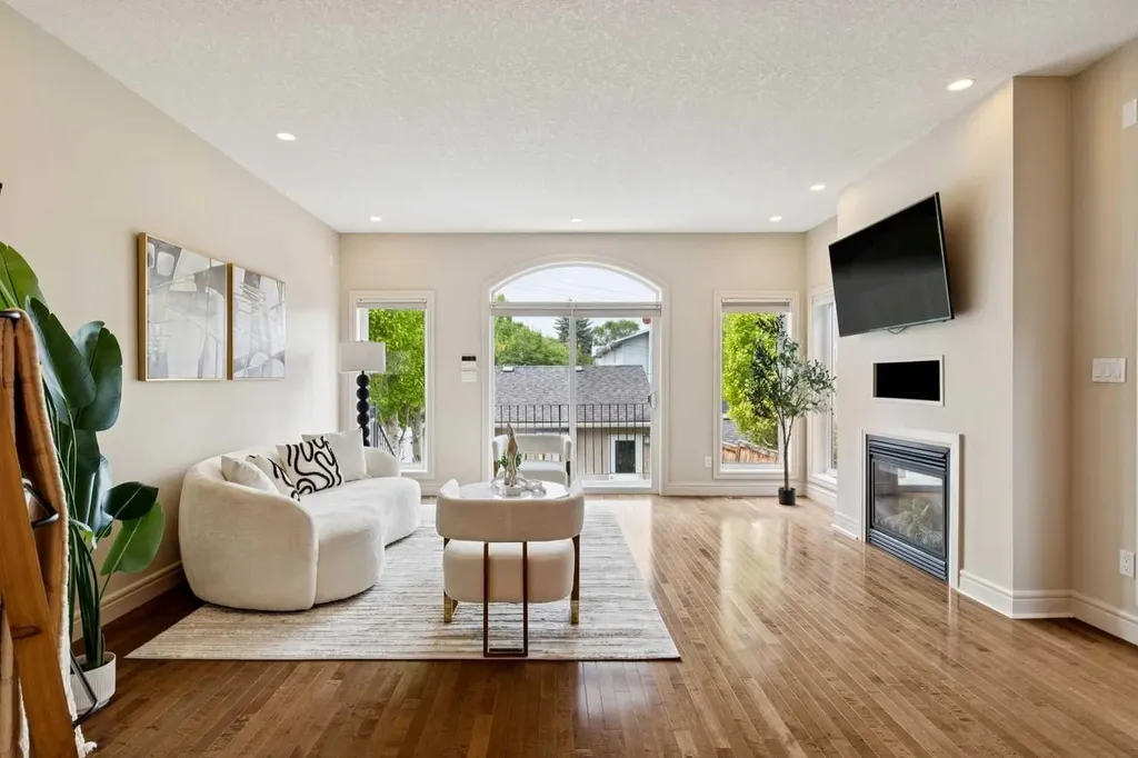 3611 Parkhill Street SW Calgary AB T2T 1T7