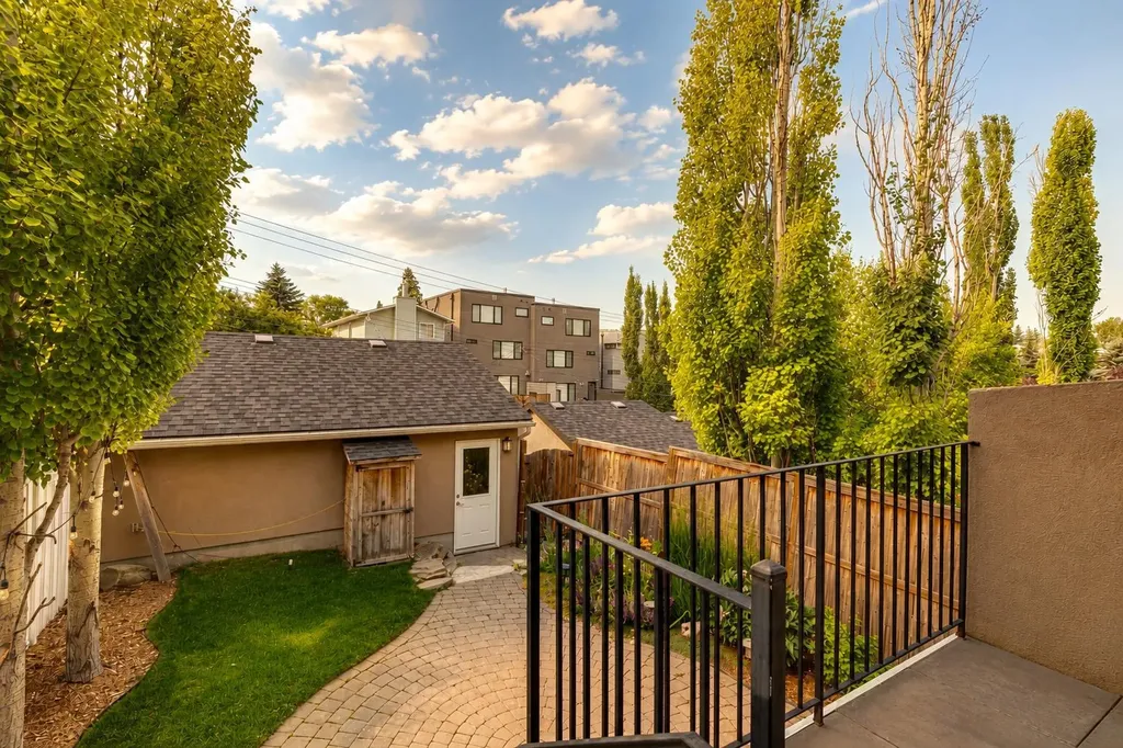 3611 Parkhill Street SW Calgary AB T2T 1T7