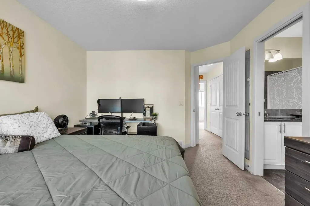 43 Sage Hill Common NW Calgary AB T3R 0J6