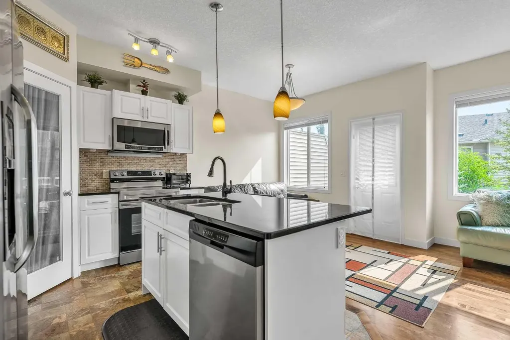 43 Sage Hill Common NW Calgary AB T3R 0J6