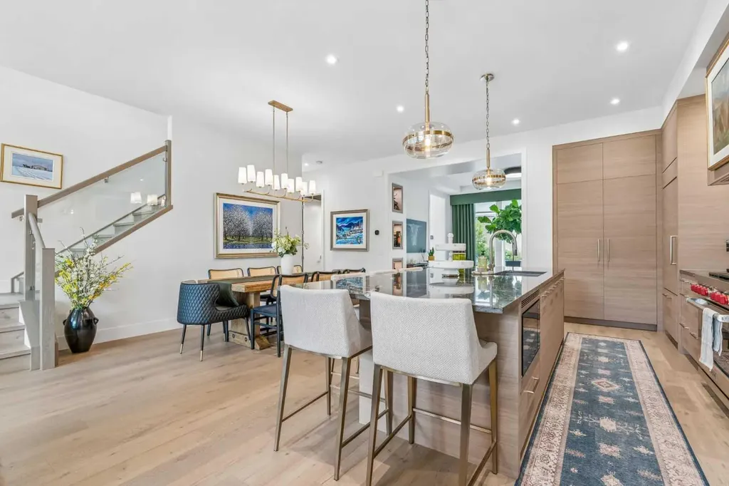 78 Valour Circle SW Calgary AB T3E 7W4