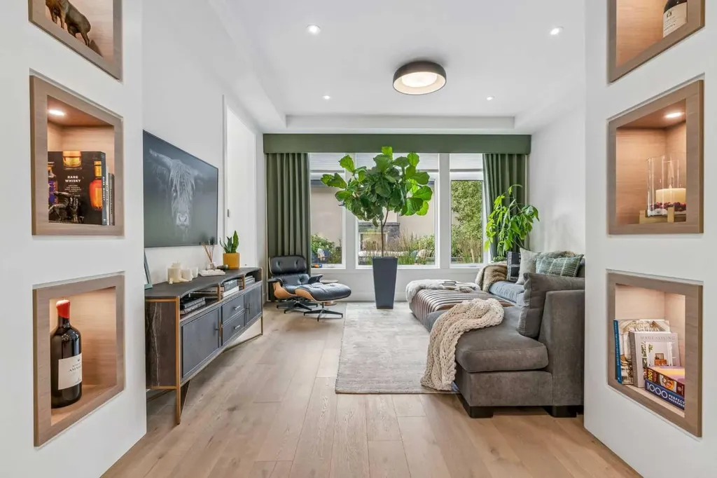 78 Valour Circle SW Calgary AB T3E 7W4
