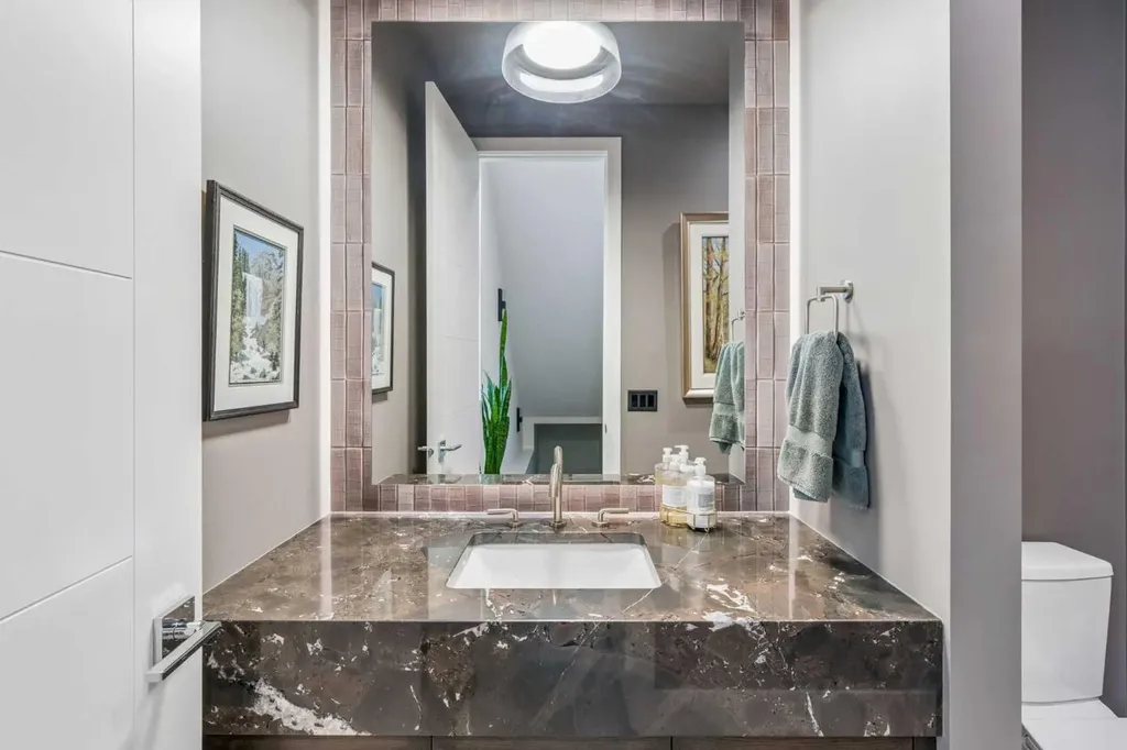 78 Valour Circle SW Calgary AB T3E 7W4