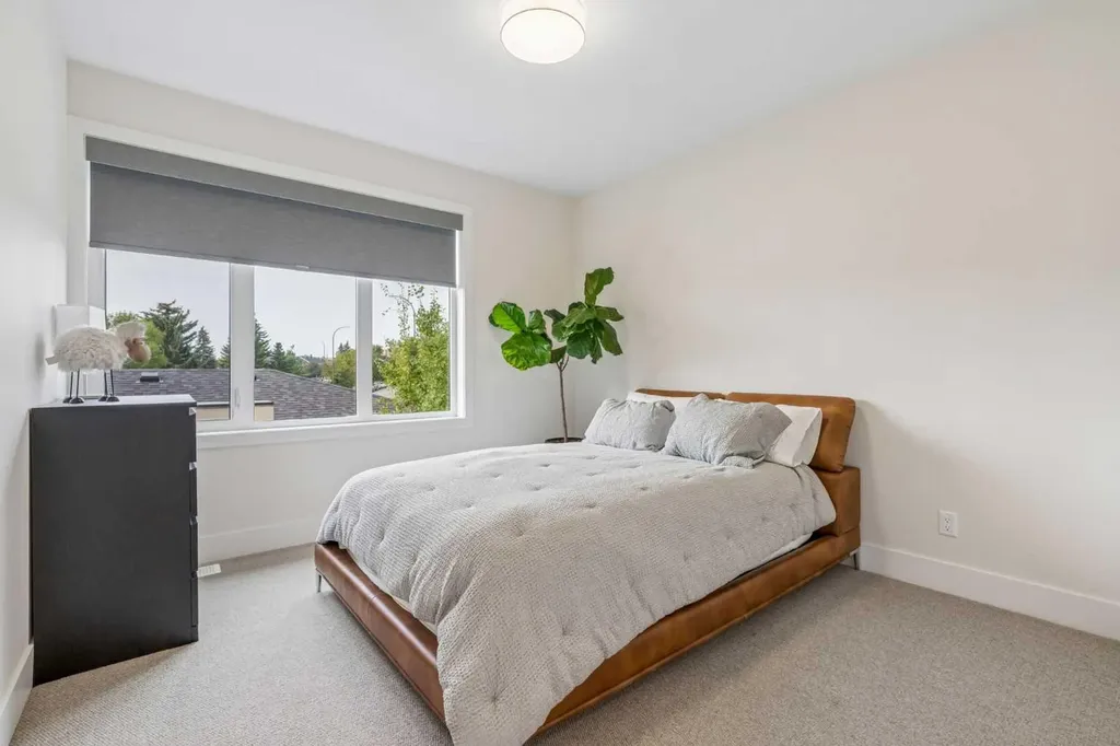 78 Valour Circle SW Calgary AB T3E 7W4