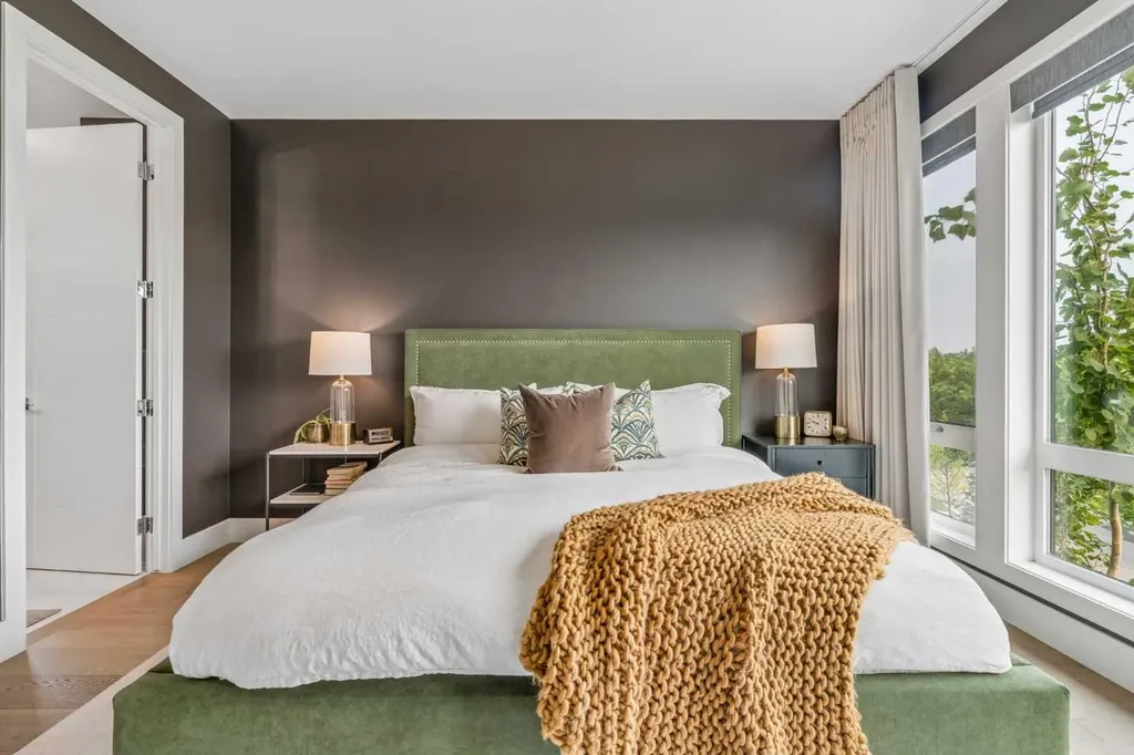78 Valour Circle SW Calgary AB T3E 7W4