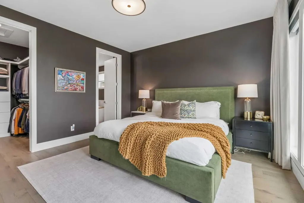 78 Valour Circle SW Calgary AB T3E 7W4