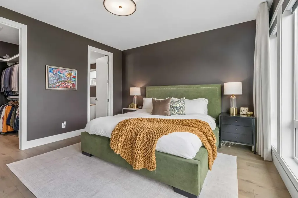 78 Valour Circle SW Calgary AB T3E 7W4