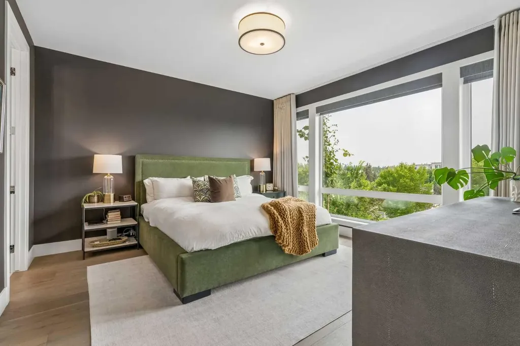 78 Valour Circle SW Calgary AB T3E 7W4