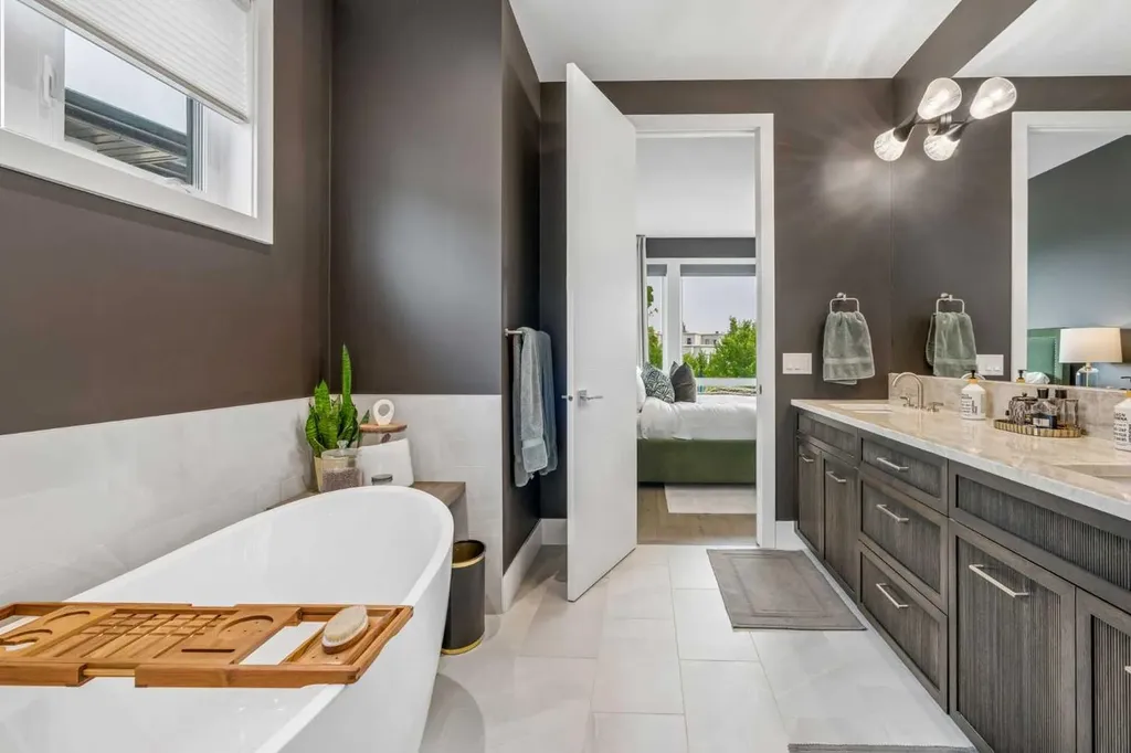 78 Valour Circle SW Calgary AB T3E 7W4