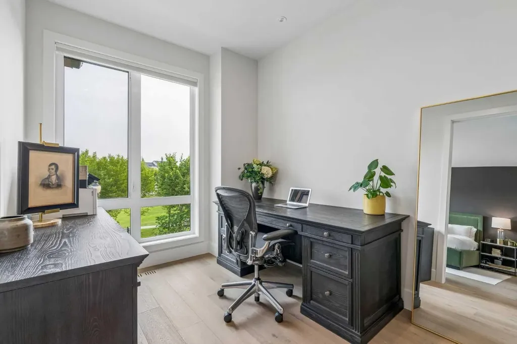 78 Valour Circle SW Calgary AB T3E 7W4