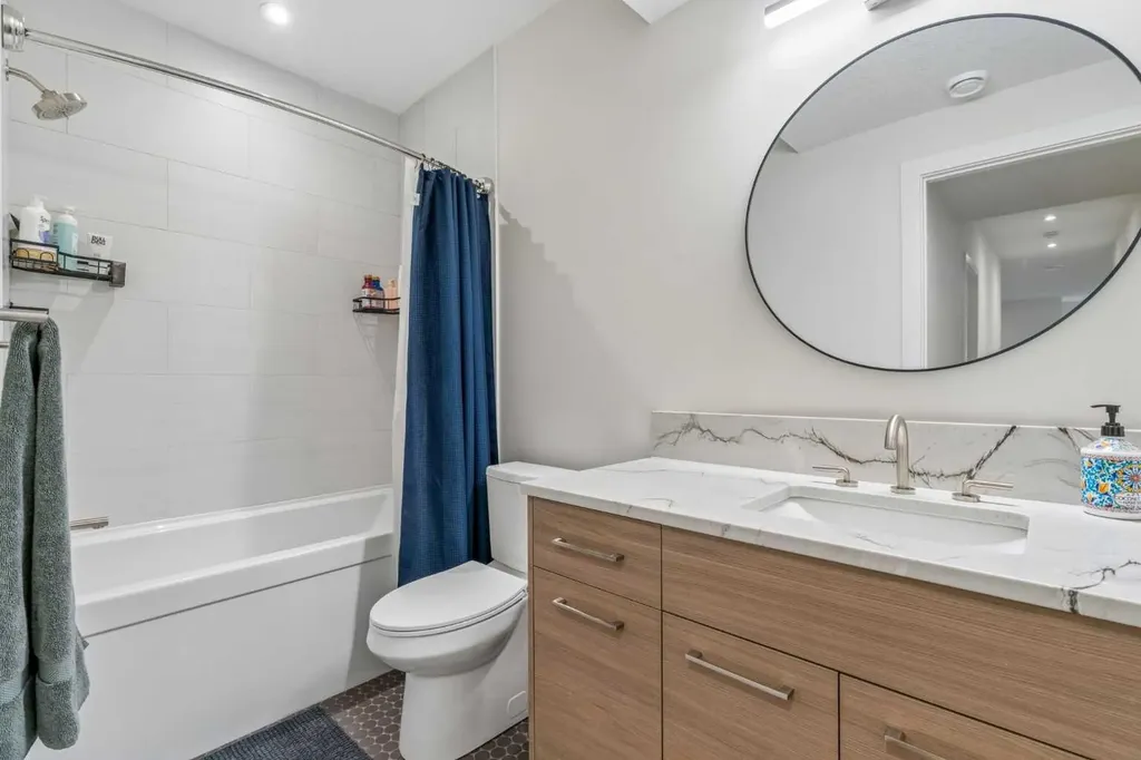 78 Valour Circle SW Calgary AB T3E 7W4