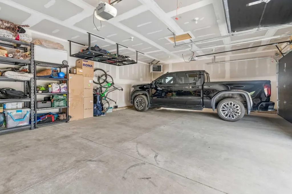 78 Valour Circle SW Calgary AB T3E 7W4