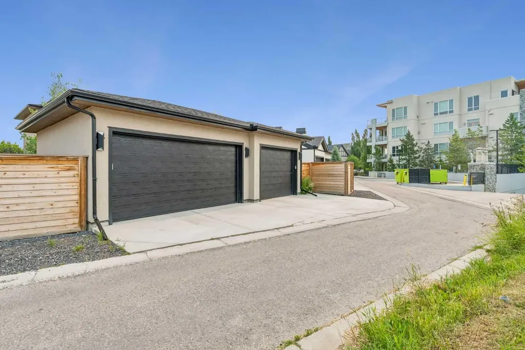 78 Valour Circle SW Calgary AB T3E 7W4