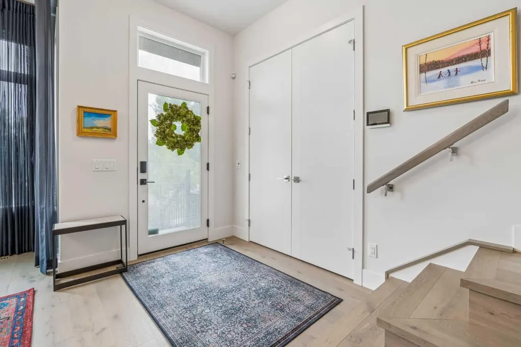 78 Valour Circle SW Calgary AB T3E 7W4